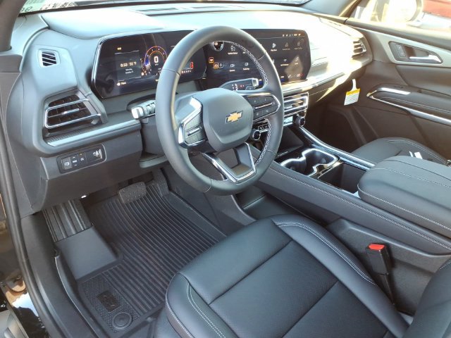New 2027 Chevrolet Traverse LT w/ LPO, Floor Liner Package FWD image 5