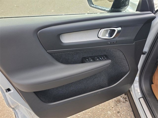 New 2026 Volvo XC40 B5 Core w/ Protection Package Premier image 10