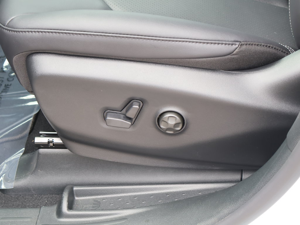 New 2027 Chrysler Pacifica LX FWD image 22