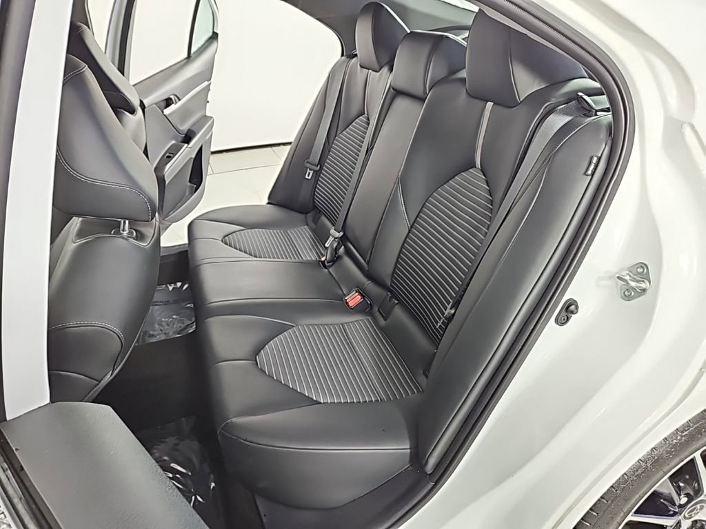 Used 2022 Toyota Camry SE image 20