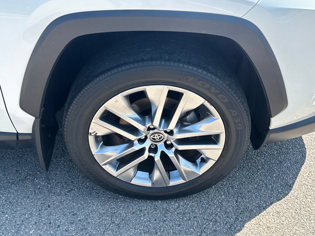 Used 2022 Toyota RAV4 Limited AWD/4WD image 47