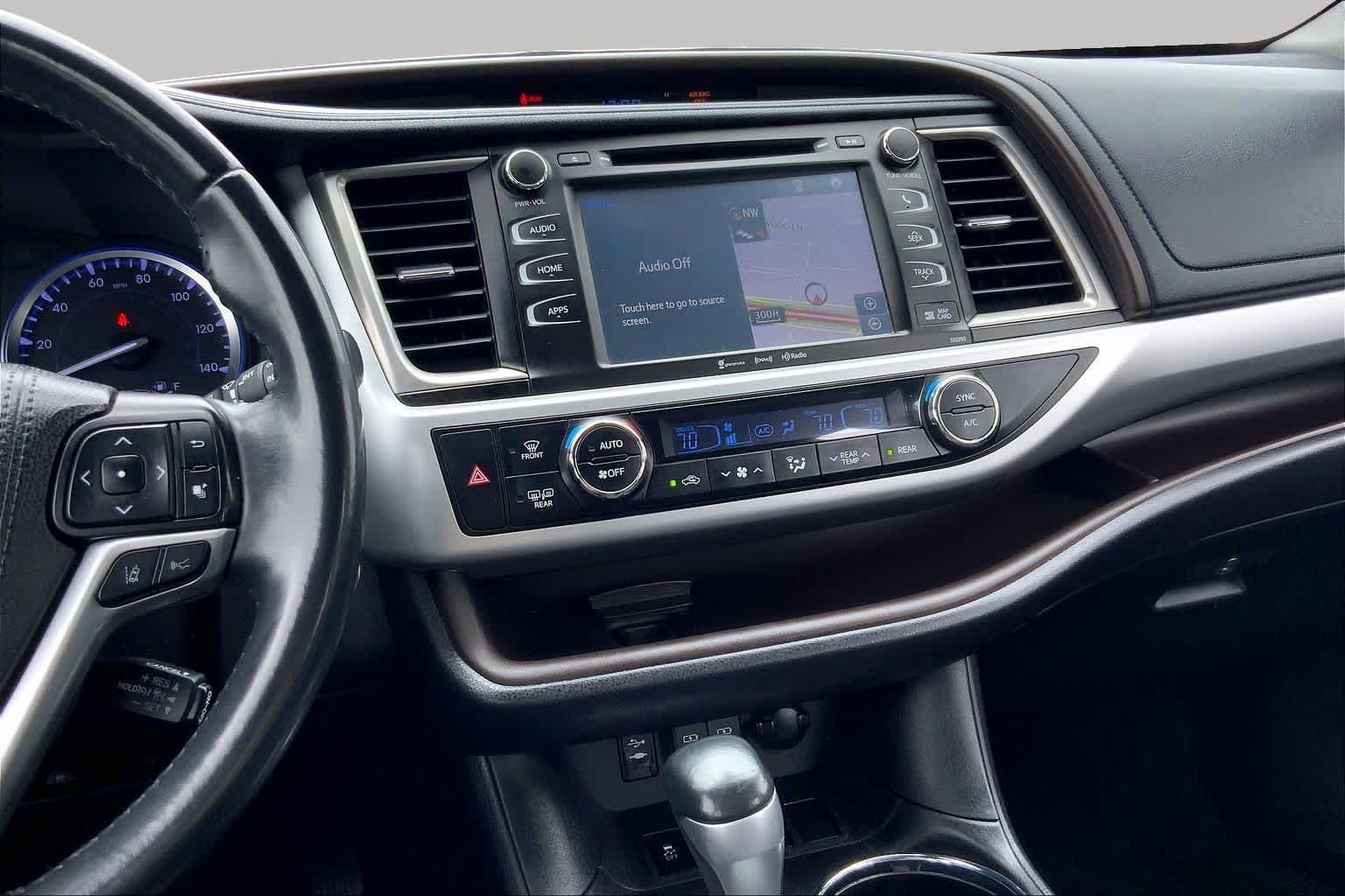 Used 2019 Toyota Highlander XLE FWD image 7