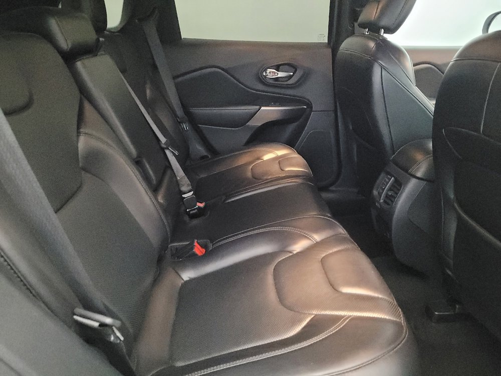 Used 2020 Jeep Cherokee Limited image 19