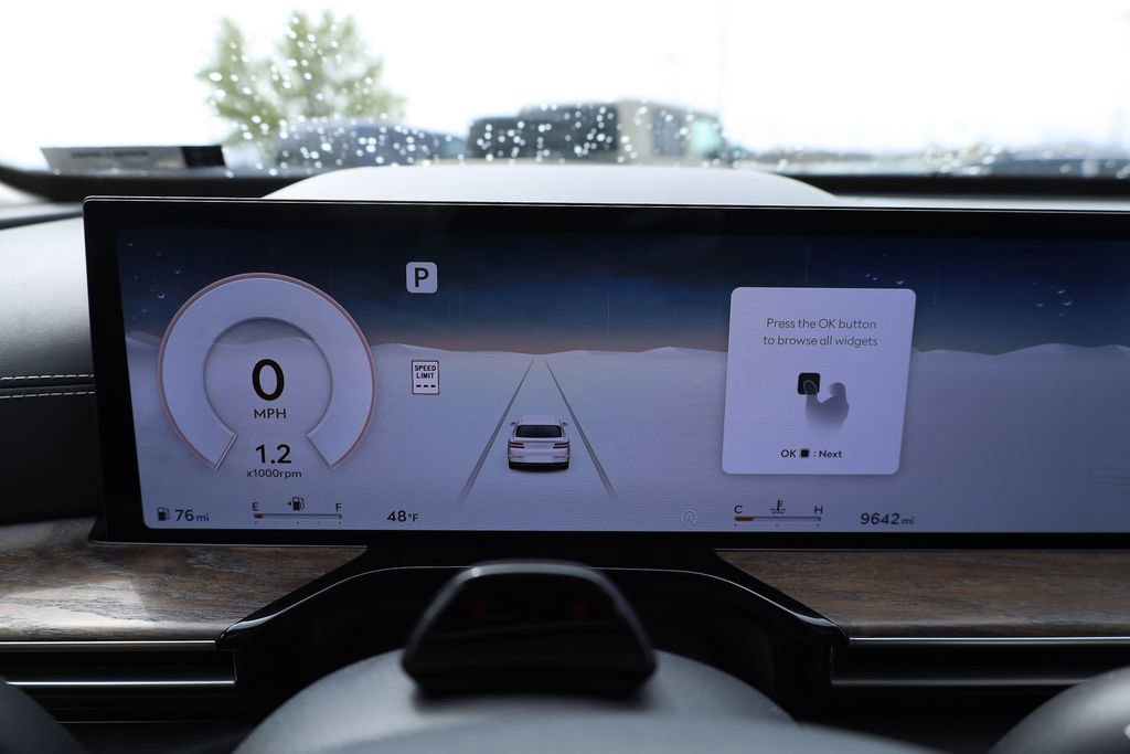 Used 2025 Genesis GV80 2.5T Prestige AWD/4WD image 14