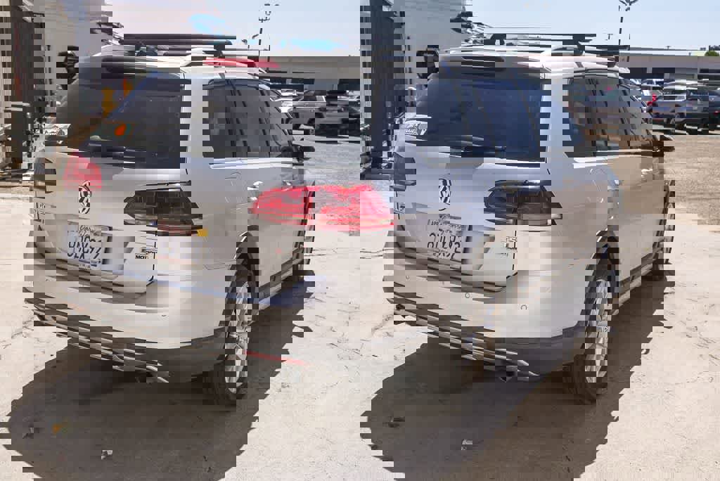 Used 2017 Volkswagen Golf Alltrack SE AWD/4WD image 9