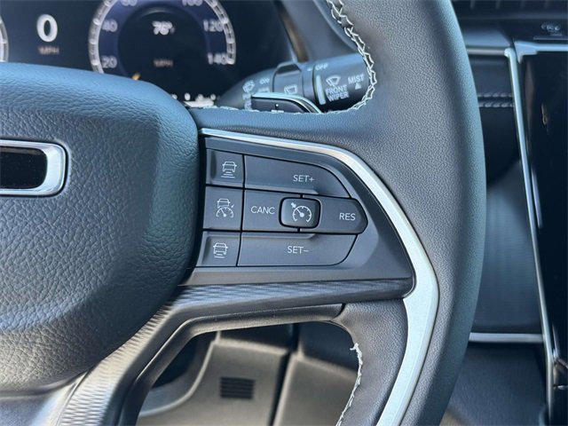 New 2025 Jeep Grand Cherokee Laredo w/ Luxury Tech Group I image 9