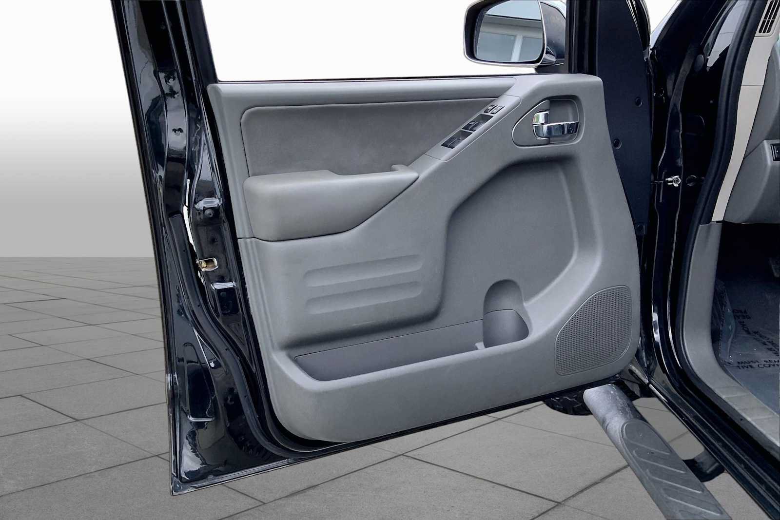 Used 2019 Nissan Frontier SL RWD image 22