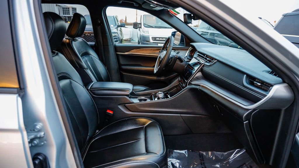 Certified 2024 Jeep Grand Cherokee Limited image 20