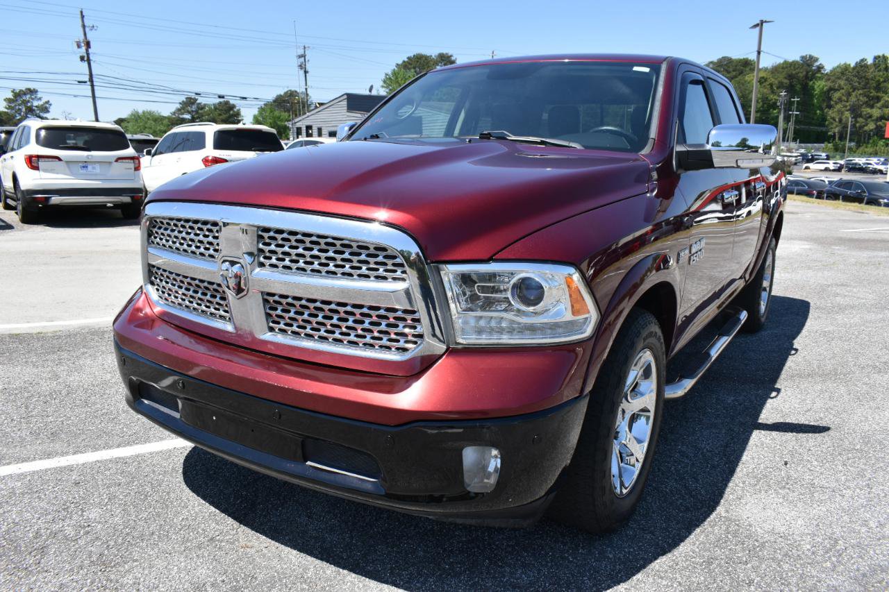 Used 2018 RAM 1500 Laramie w/ Convenience Group AWD/4WD image 2