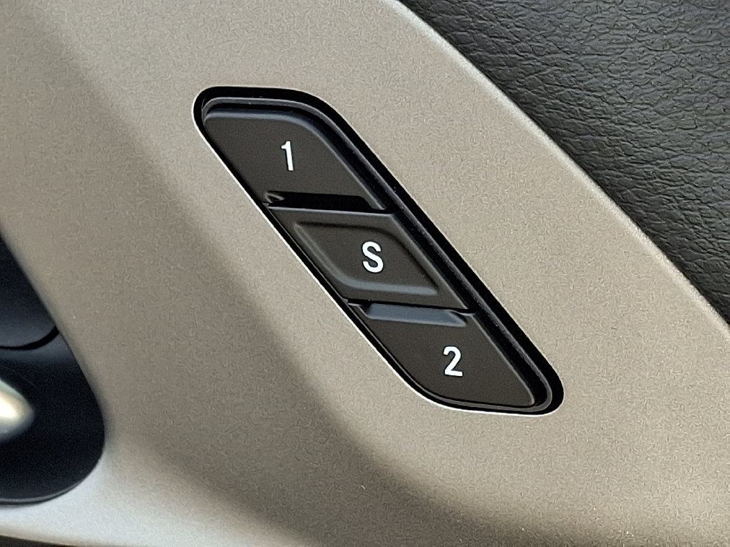 New 2027 Chrysler Pacifica Select AWD/4WD image 18
