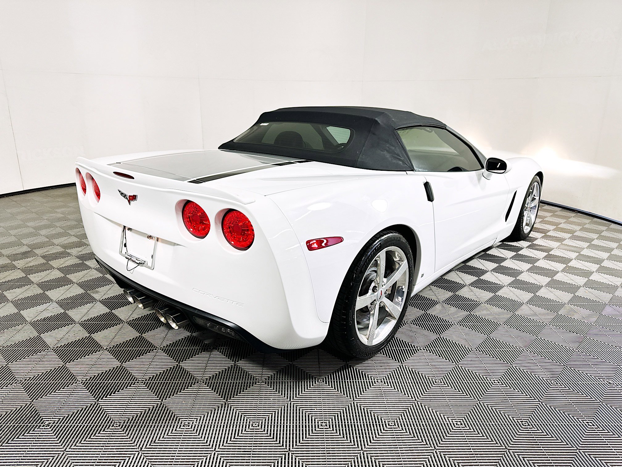 Used 2008 Chevrolet Corvette Convertible w/ Preferred Equipment Group image 3