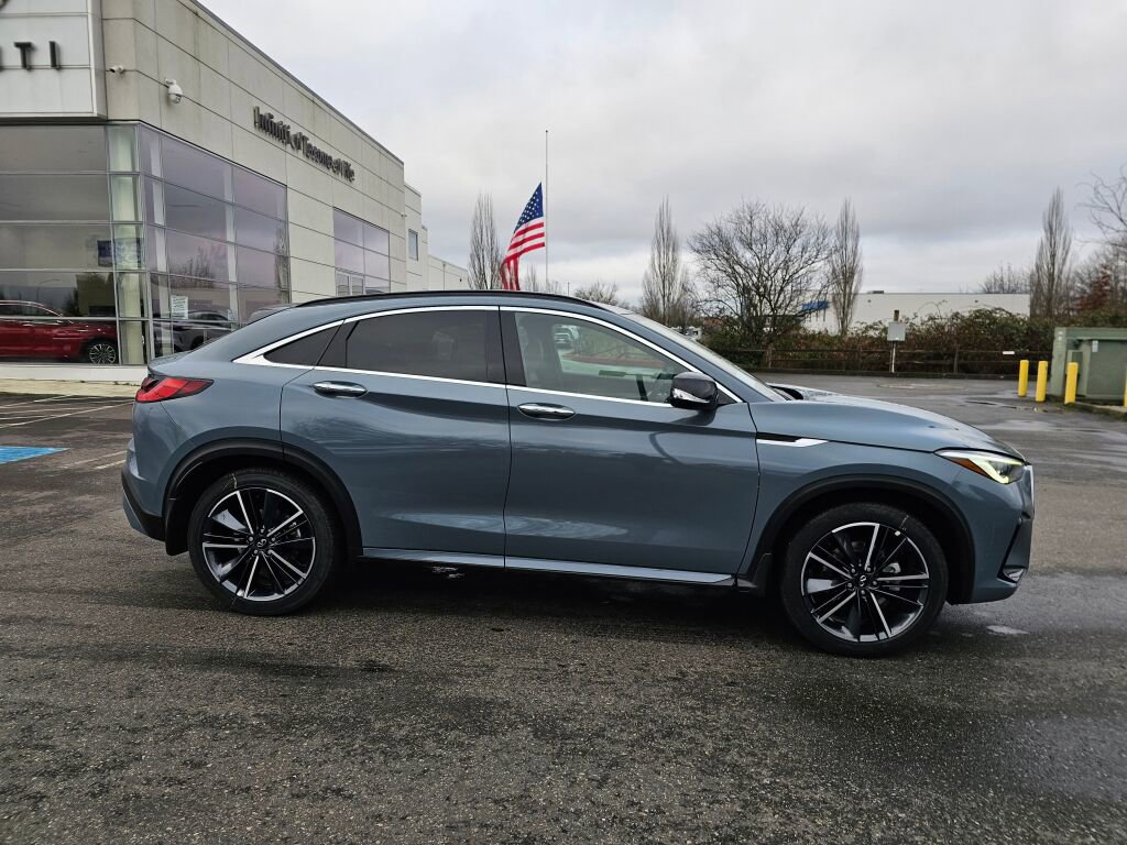 New 2025 INFINITI QX55 Essential image 8