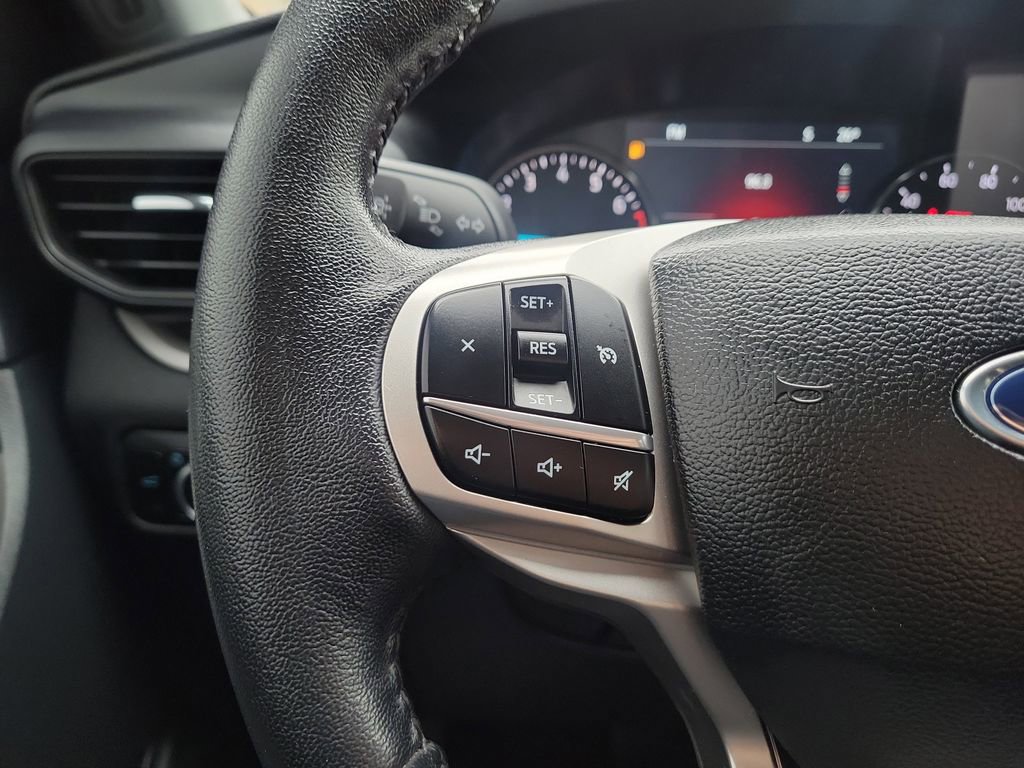 Used 2023 Ford Explorer XLT image 25