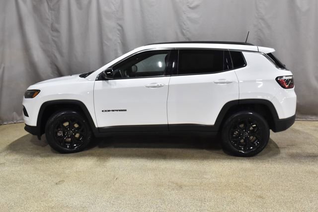 Used 2025 Jeep Compass Latitude AWD/4WD image 6