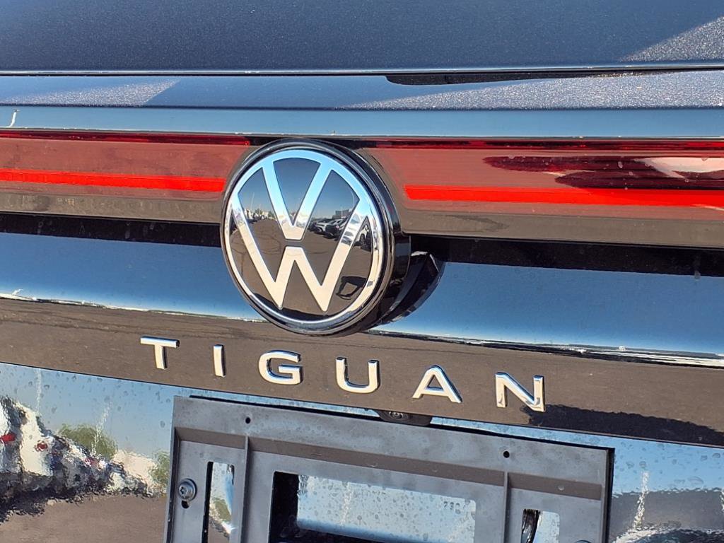 New 2025 Volkswagen Tiguan SE image 6