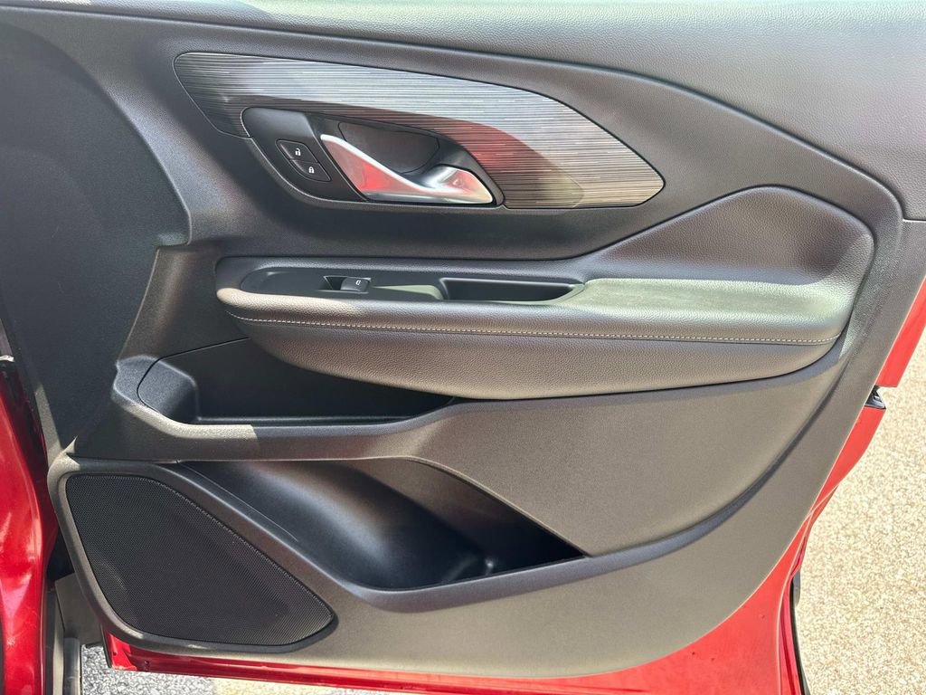 Used 2022 GMC Terrain SLE w/ Driver Convenience Package image 12