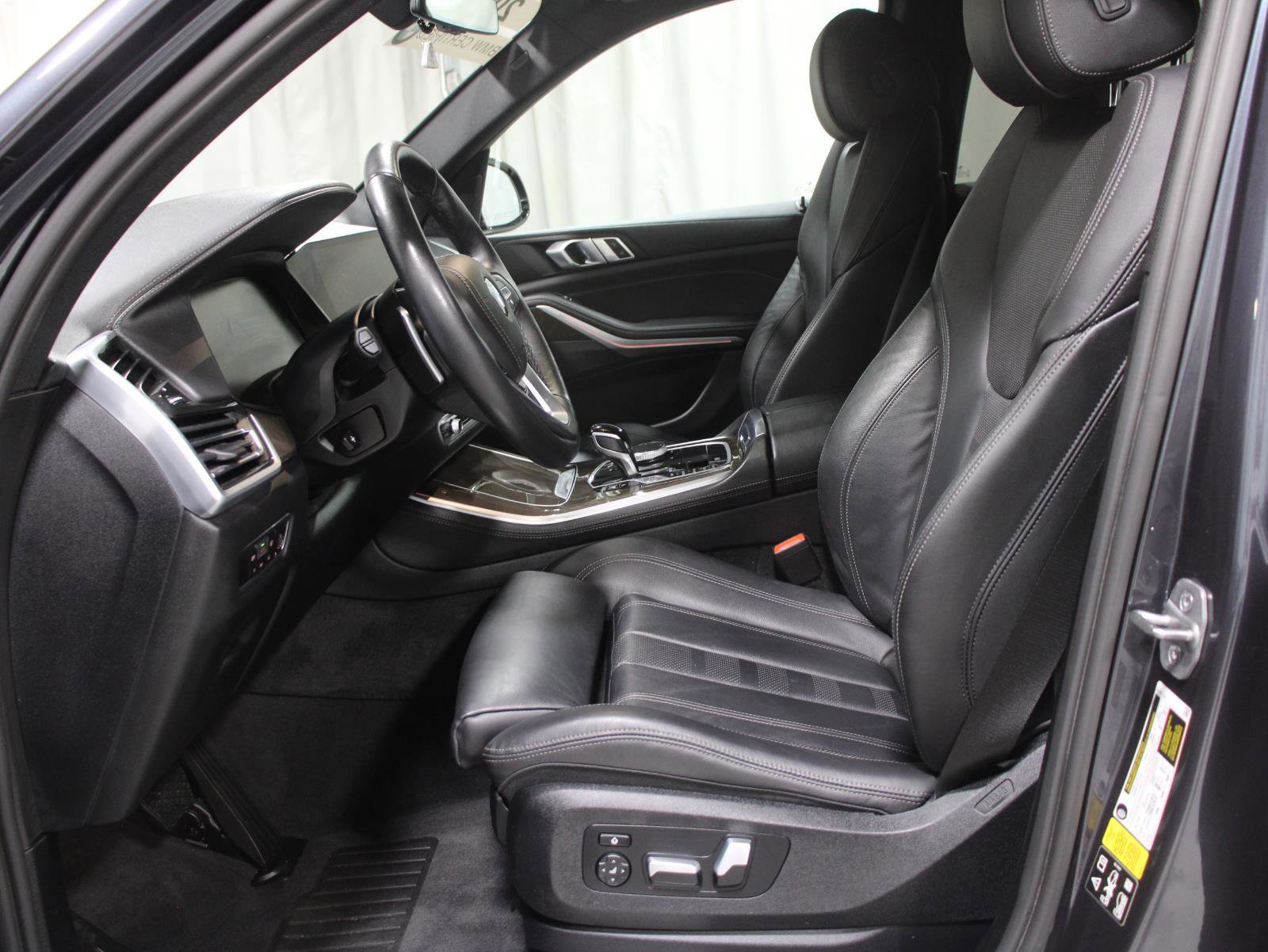 Certified 2022 BMW X5 xDrive40i w/ Premium Package image 12