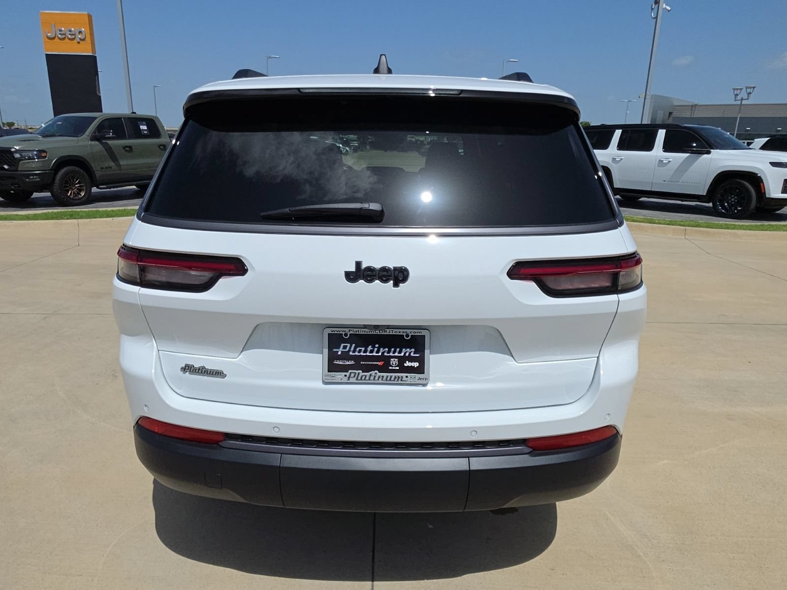New 2026 Jeep Grand Cherokee L 2WD image 4