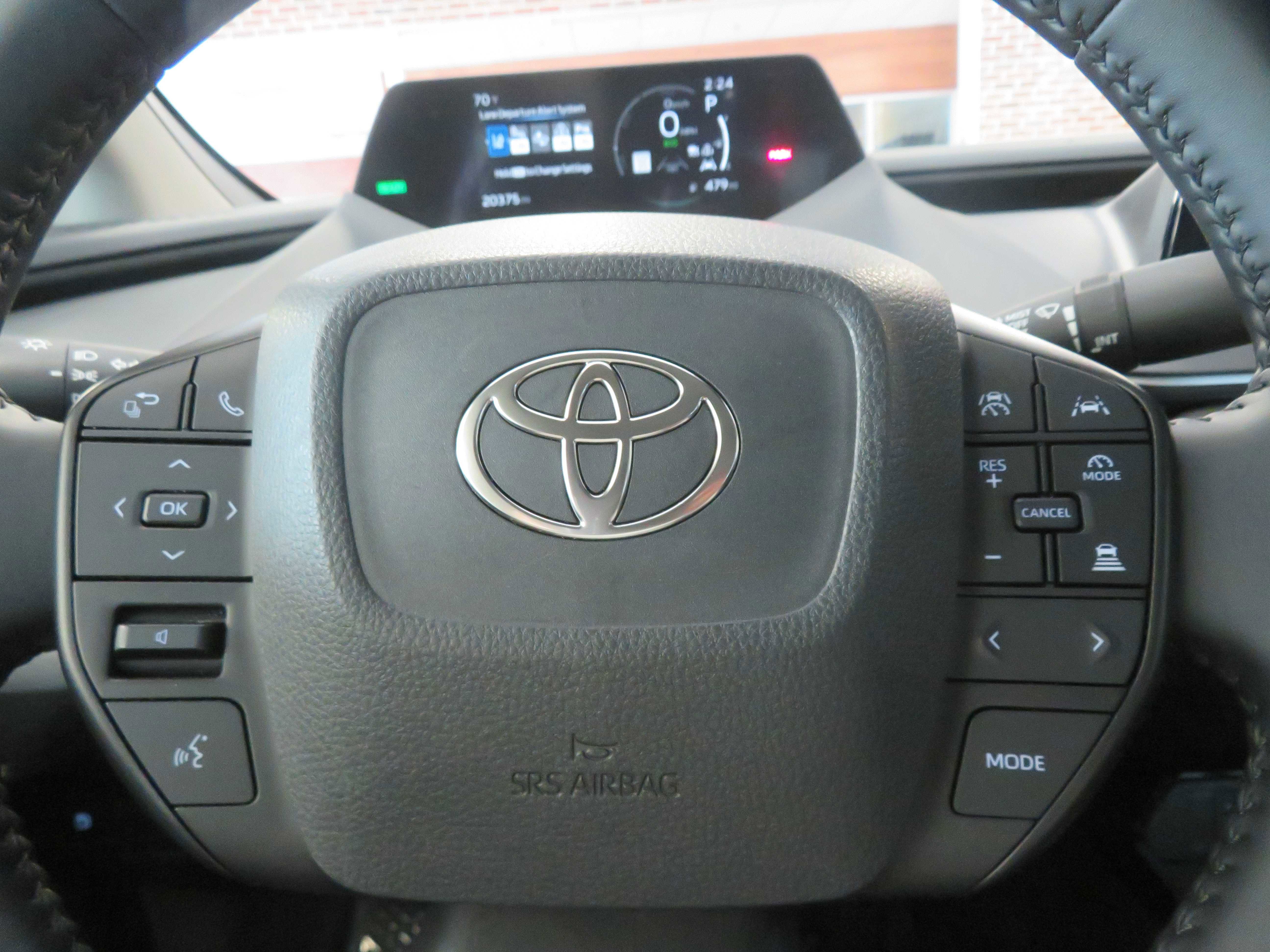 Used 2025 Toyota Prius LE image 41