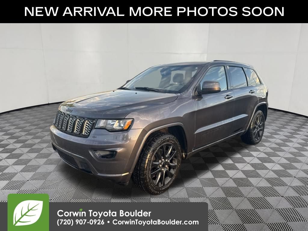 Used 2017 Jeep Grand Cherokee Altitude AWD/4WD image 3