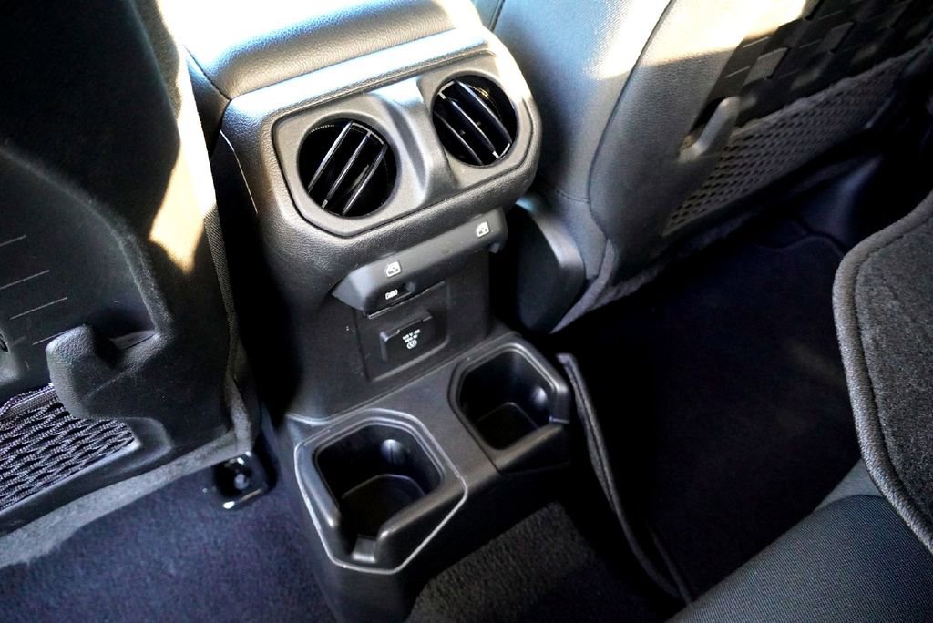 Used 2022 Jeep Gladiator Rubicon w/ Safety Group image 31