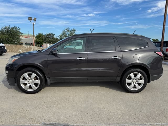 Used 2017 Chevrolet Traverse LT w/ Style and Technology Package FWD image 5