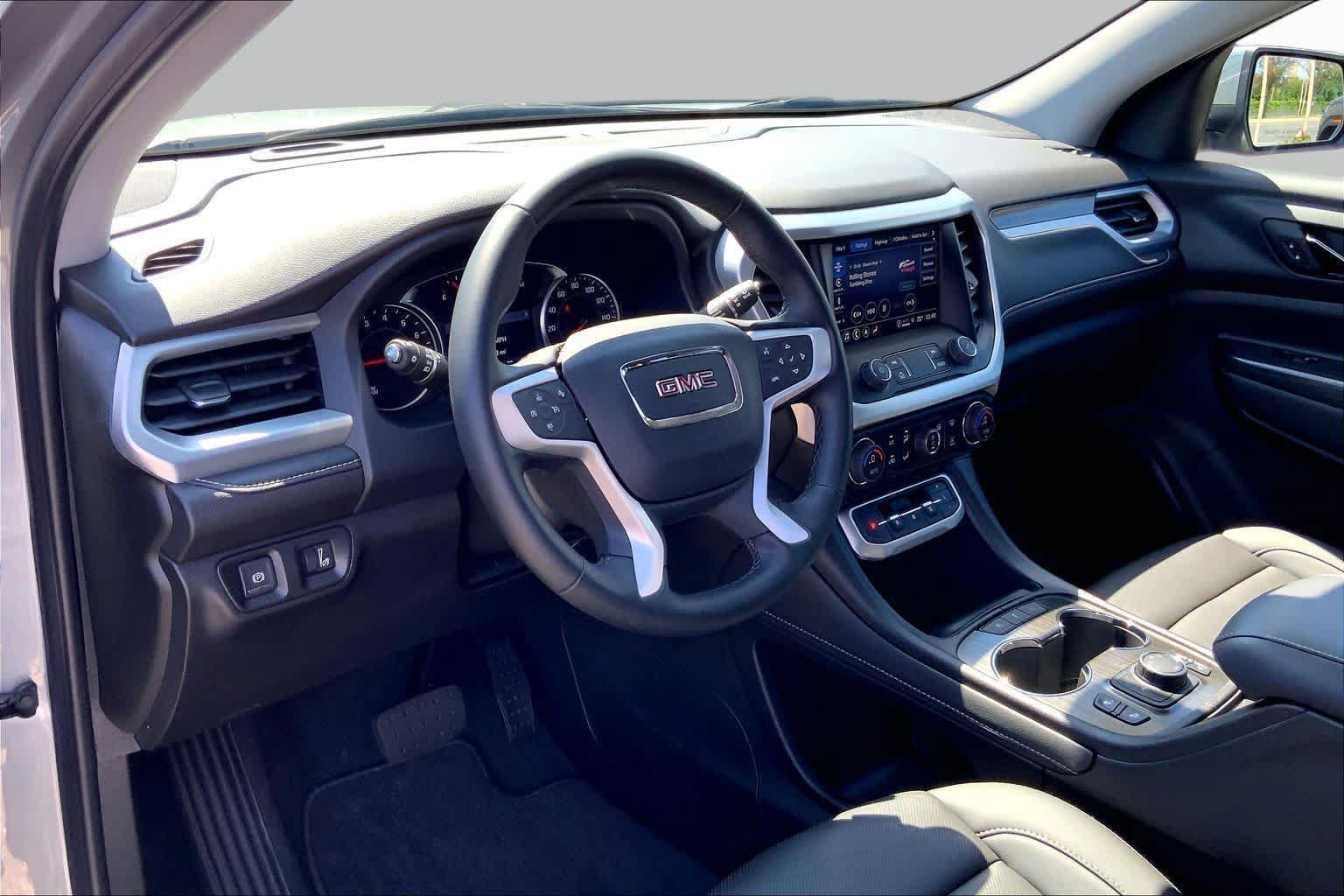Used 2023 GMC Acadia SLT AWD/4WD image 16