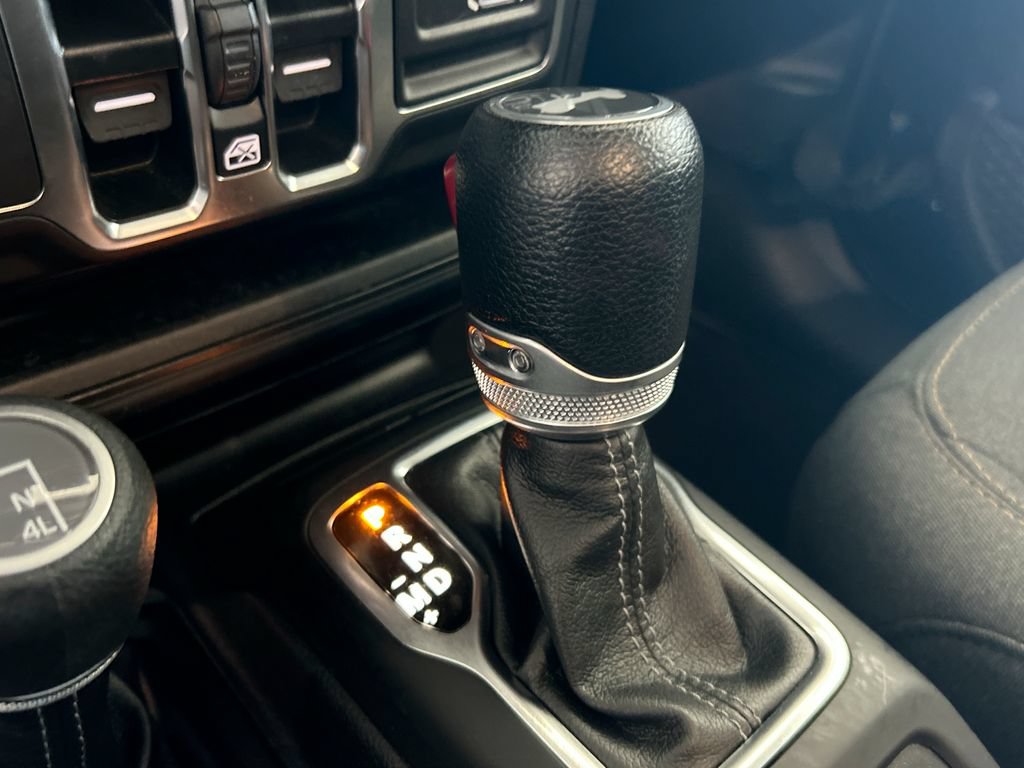 Used 2024 Jeep Wrangler Unlimited Sport AWD/4WD image 23