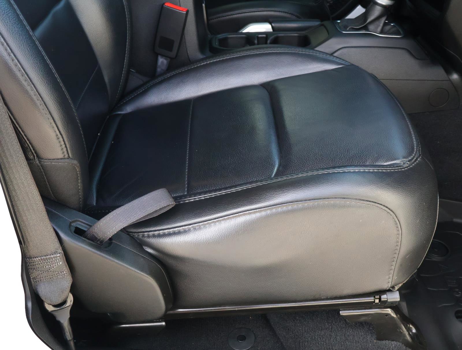 Used 2020 Jeep Wrangler Unlimited Sahara image 18