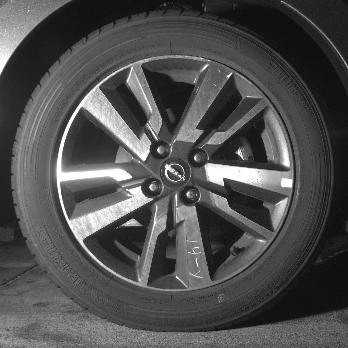 Used 2025 Nissan Versa SV image 13