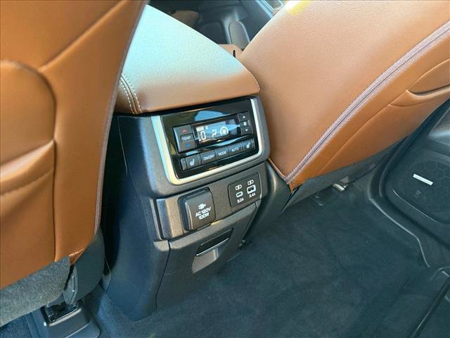 Used 2023 Subaru Ascent Touring AWD/4WD image 6