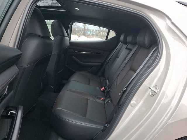 New 2026 MAZDA MAZDA3 Hatchback w/Premium Plus Pkg image 11