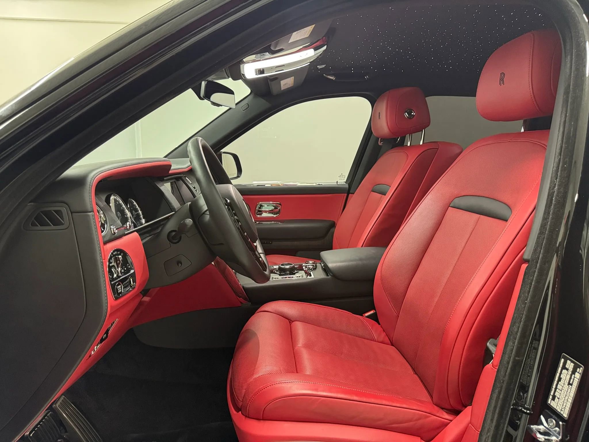 Used 2024 Rolls-Royce Cullinan image 12