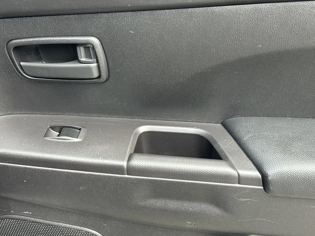 Used 2015 Mitsubishi Outlander Sport ES FWD image 18