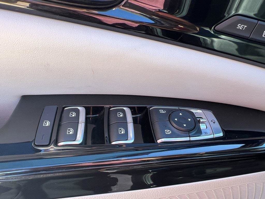 Used 2024 Kia Carnival SX image 18