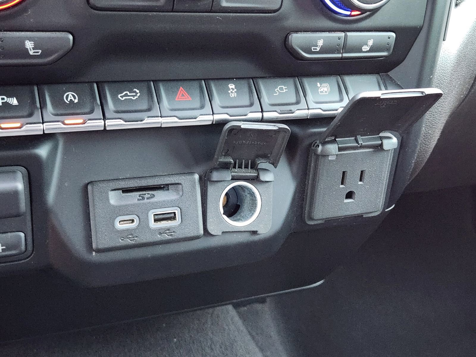 Used 2019 Chevrolet Silverado 1500 LT w/ Texas Edition image 21