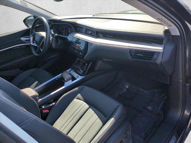 Used 2021 Audi e-tron Premium Plus w/ Premium Plus Package AWD/4WD image 23