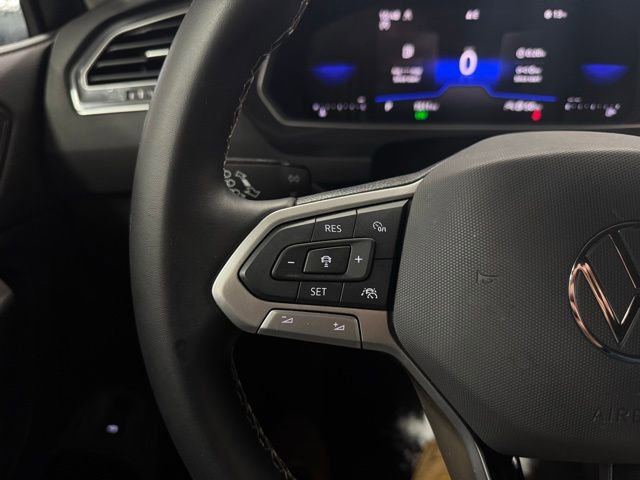 Used 2024 Volkswagen Tiguan SE image 23