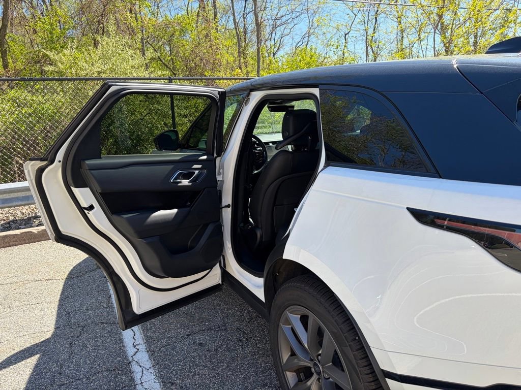 Certified 2026 Land Rover Range Rover Velar Dynamic SE AWD/4WD image 12