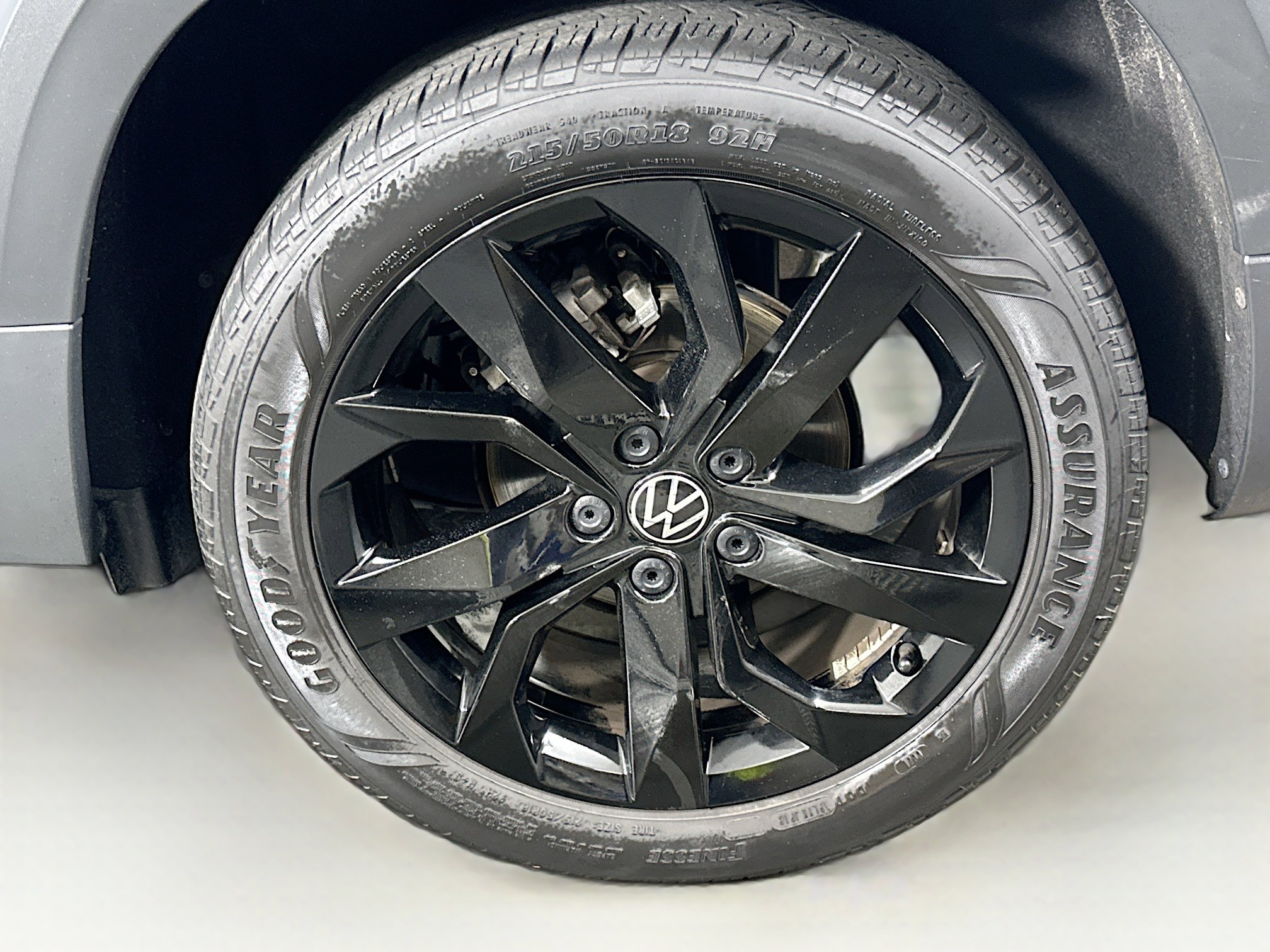 Used 2023 Volkswagen Taos SE w/ Black Wheel Package image 11