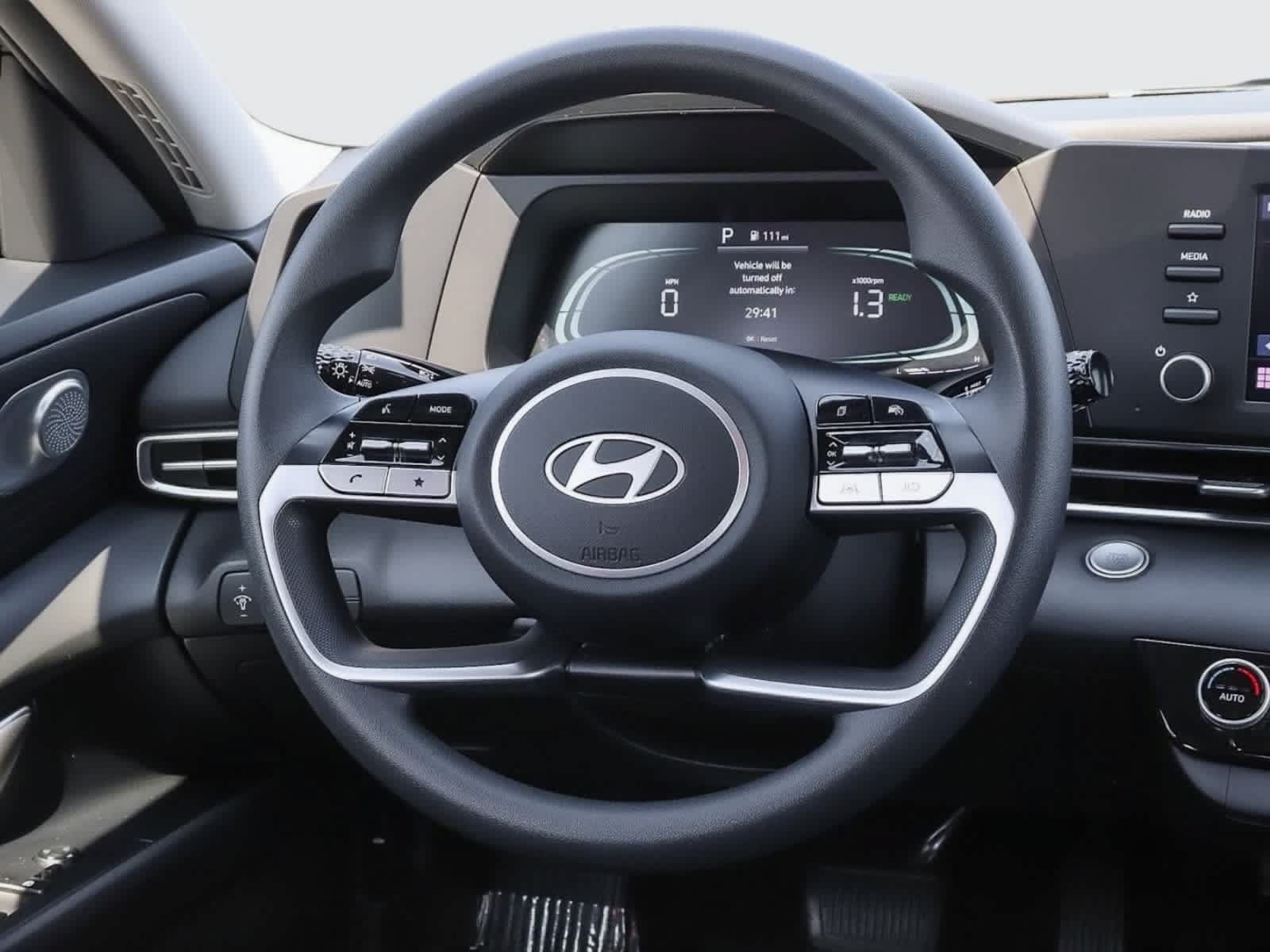 Used 2025 Hyundai Elantra Hybrid FWD image 21