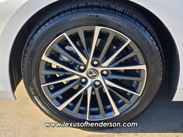 Used 2025 Lexus ES 300h w/ Premium Package image 9