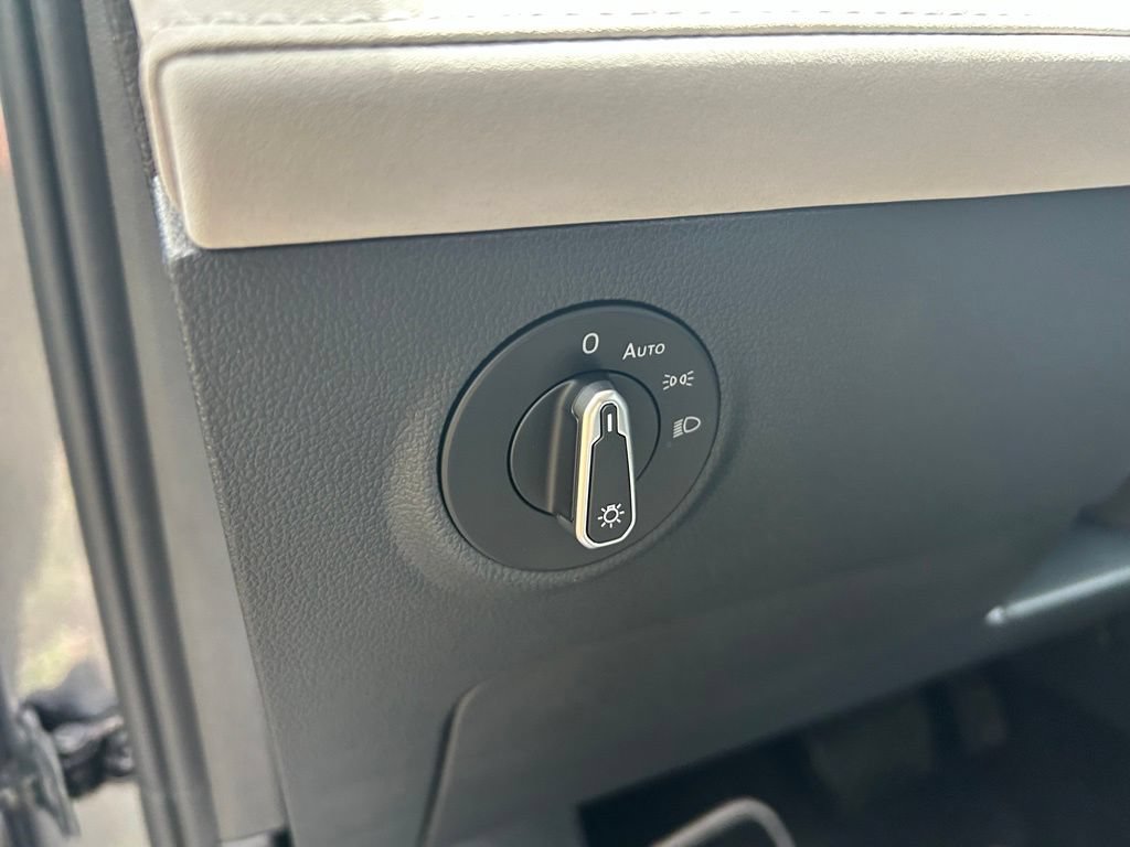 New 2026 Volkswagen Taos SE FWD image 45