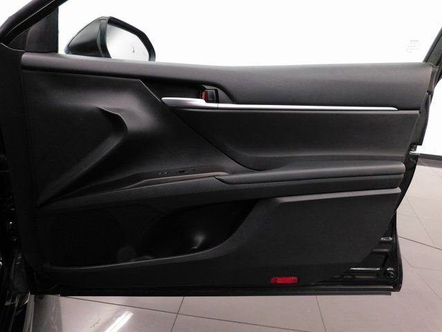 Used 2024 Toyota Camry SE image 31