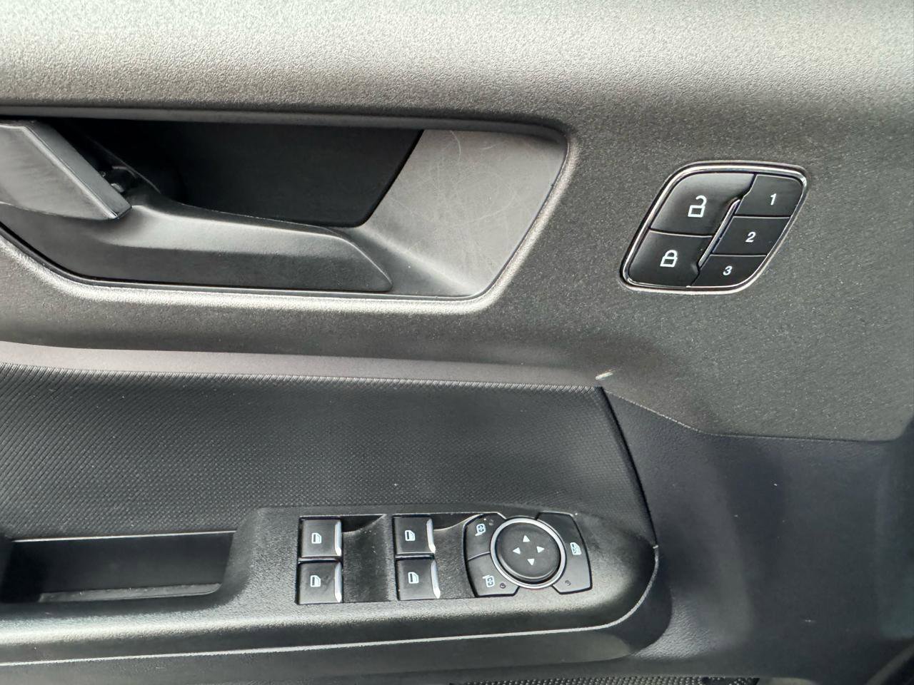 Used 2025 Ford Bronco Sport Badlands image 14