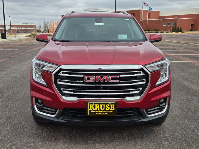 Used 2024 GMC Terrain SLT w/ Infotainment Package II image 9
