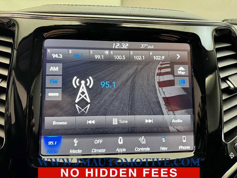 Used 2019 Jeep Cherokee Limited image 23