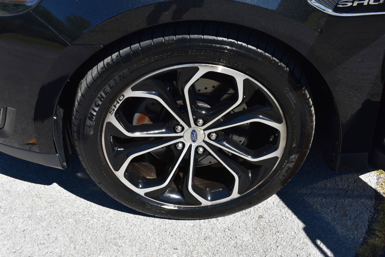 Used 2015 Ford Taurus SHO AWD/4WD image 28