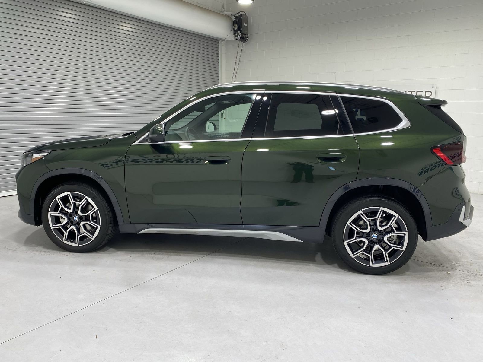 Used 2025 BMW X1 xDrive28i w/ Convenience Package AWD/4WD image 5