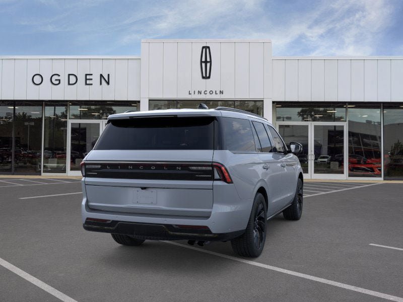 New 2025 Lincoln Navigator Reserve w/ Jet Appearance Package image 8